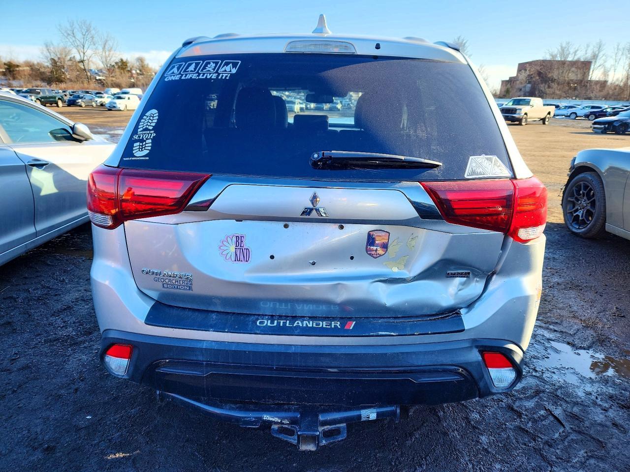 2020 Mitsubishi Outlander Se - zdjęcie 6