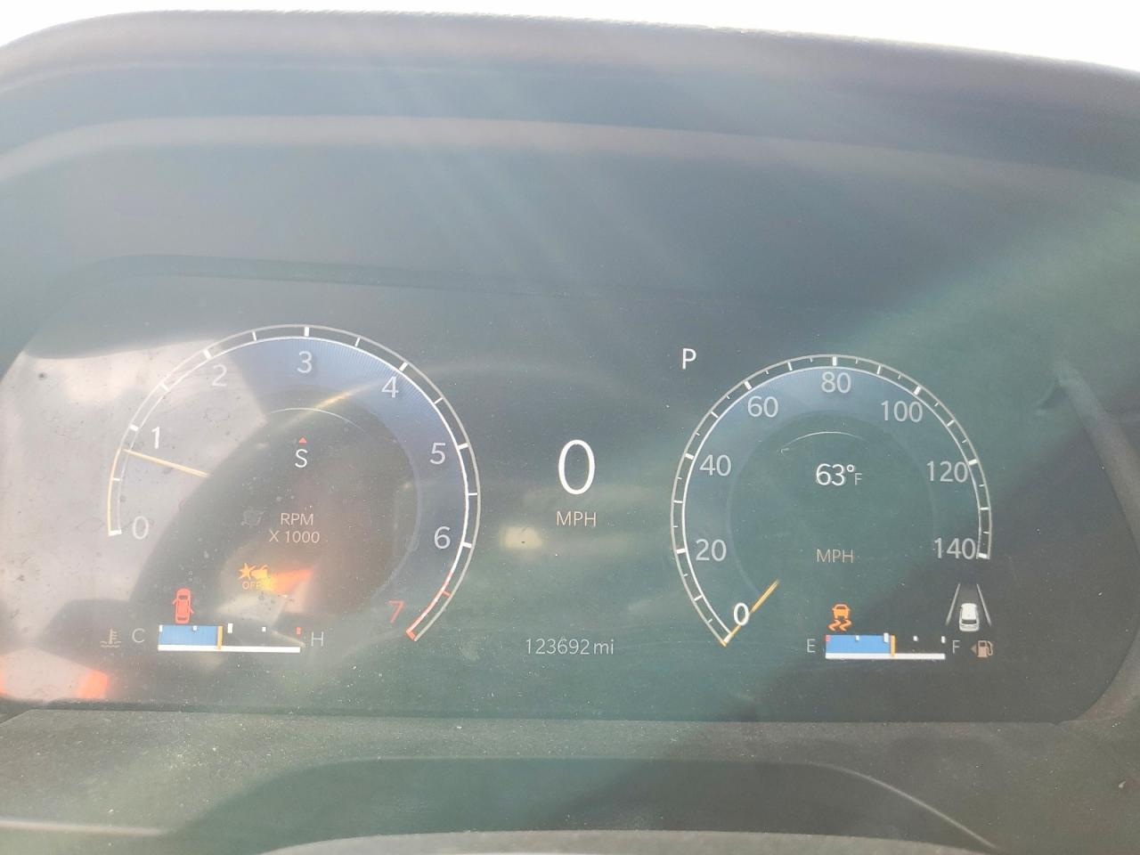 2022 Jeep Grand Cherokee Overland - zdjęcie 9