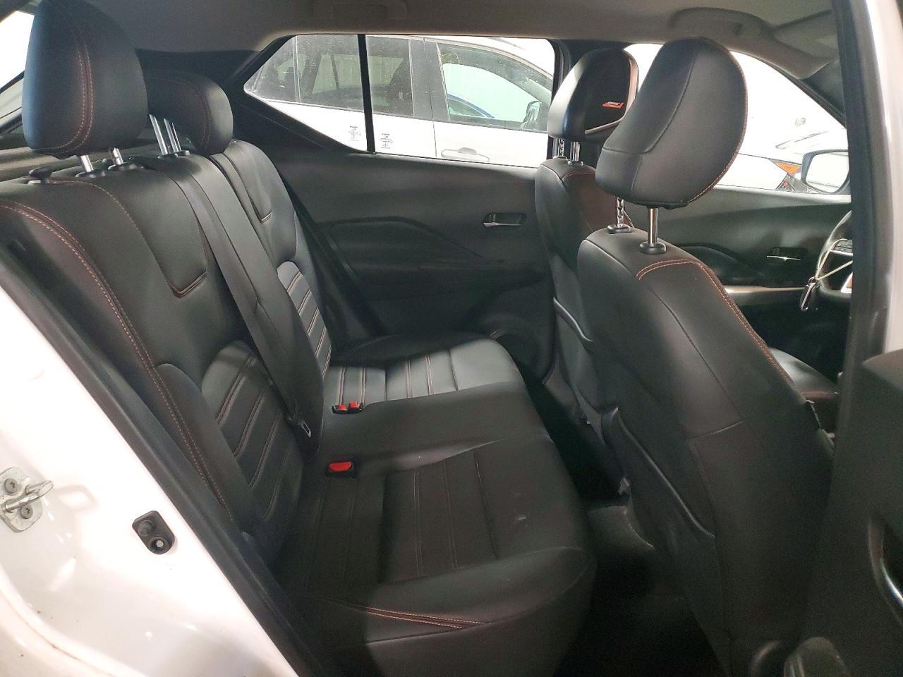 2019 Nissan Kicks Sr - zdjęcie 10