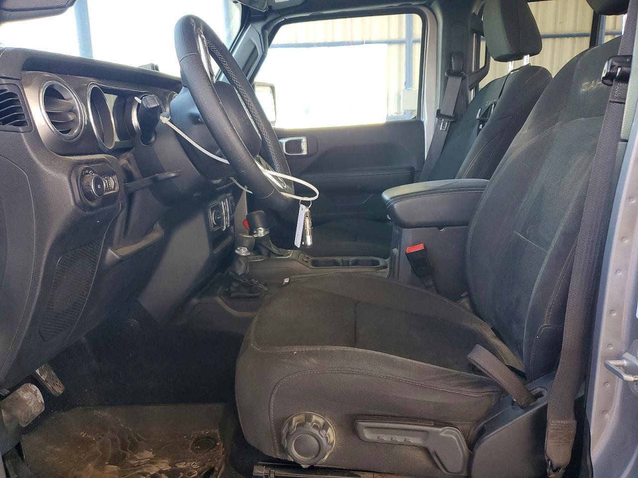 2018 Jeep Wrangler Unlimited Sahara - zdjęcie 7