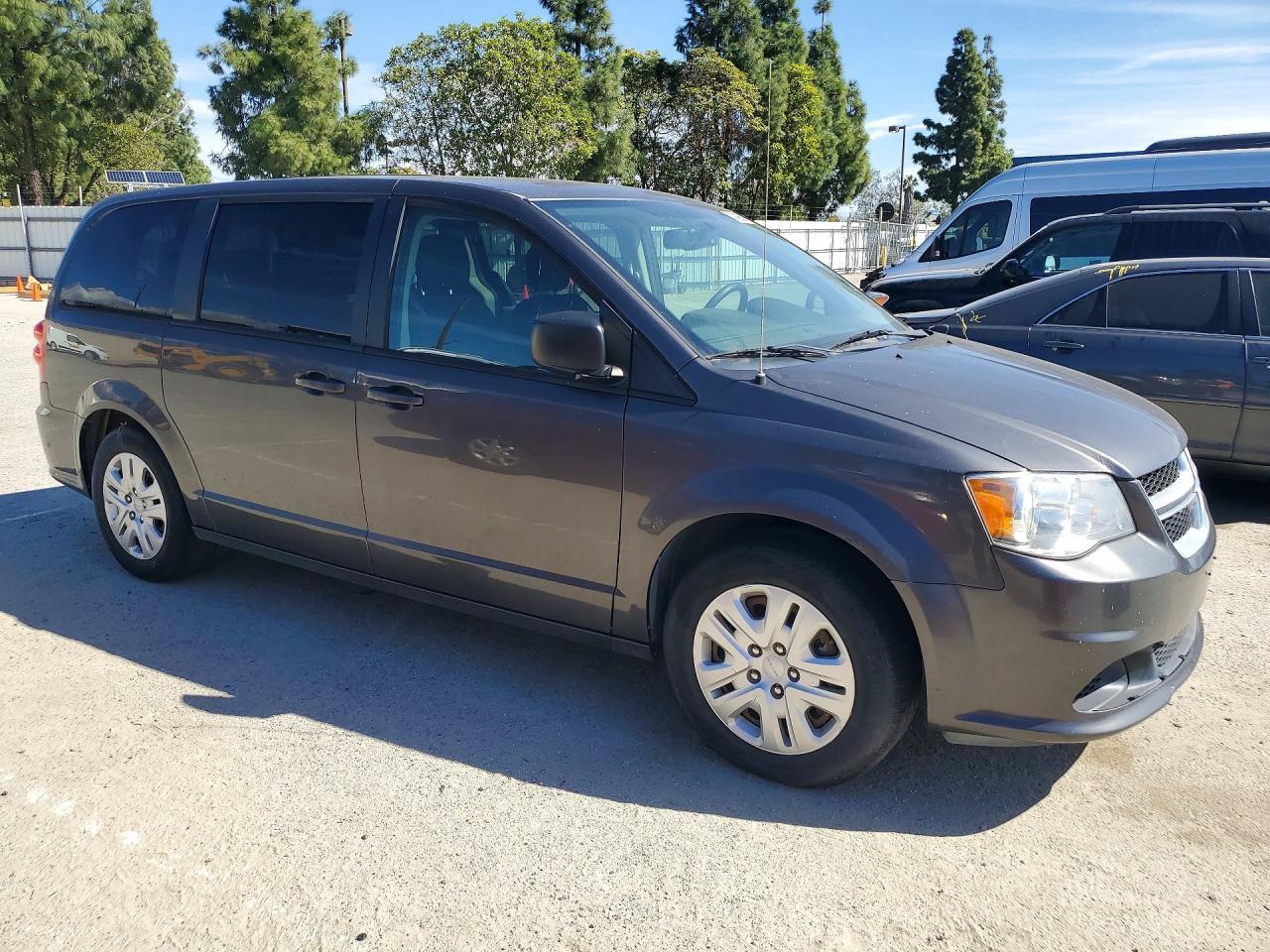 2018 Dodge Grand Caravan Se - zdjęcie 4