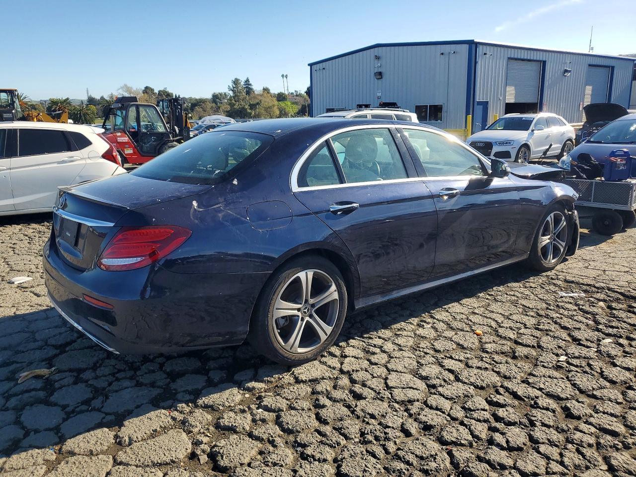 2018 Mercedes Benz E 300 - zdjęcie 3