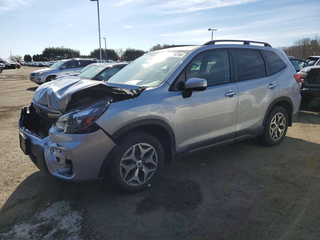 2020 Subaru Forester Premium - zdjęcie główne