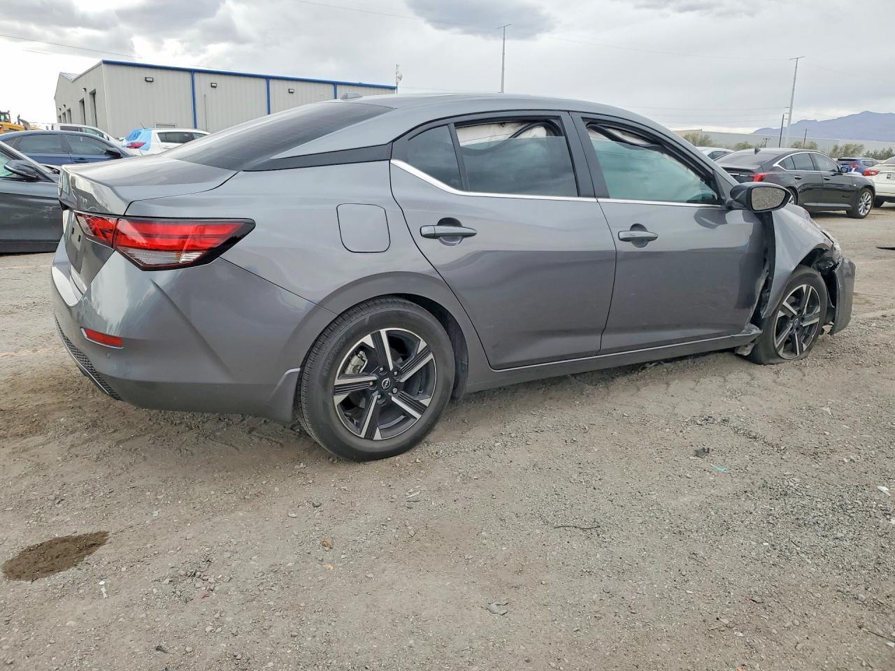 2025 Nissan Sentra Sv - zdjęcie 3