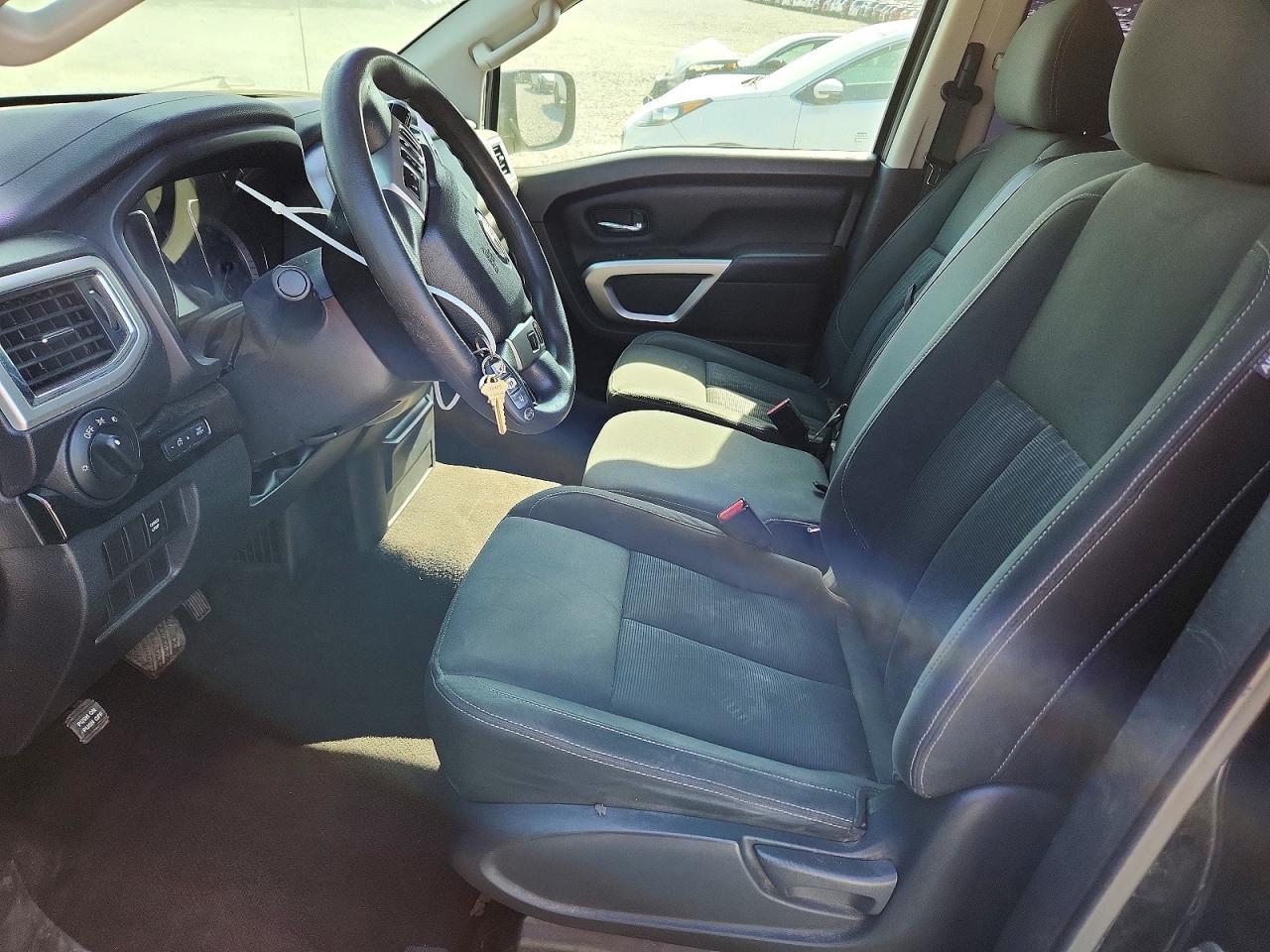 2017 Nissan Titan Sv - zdjęcie 7