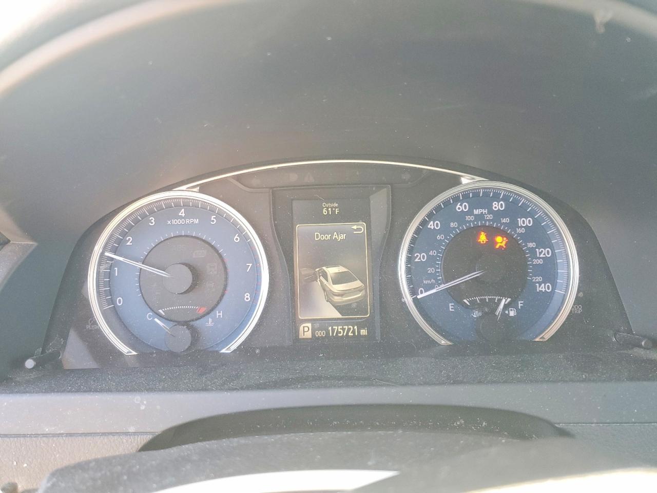 2016 Toyota Camry Xle - zdjęcie 9