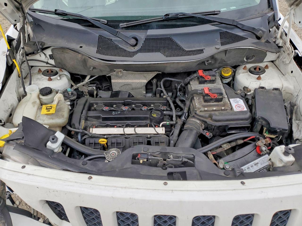 2014 Jeep Patriot Latitude - zdjęcie 12