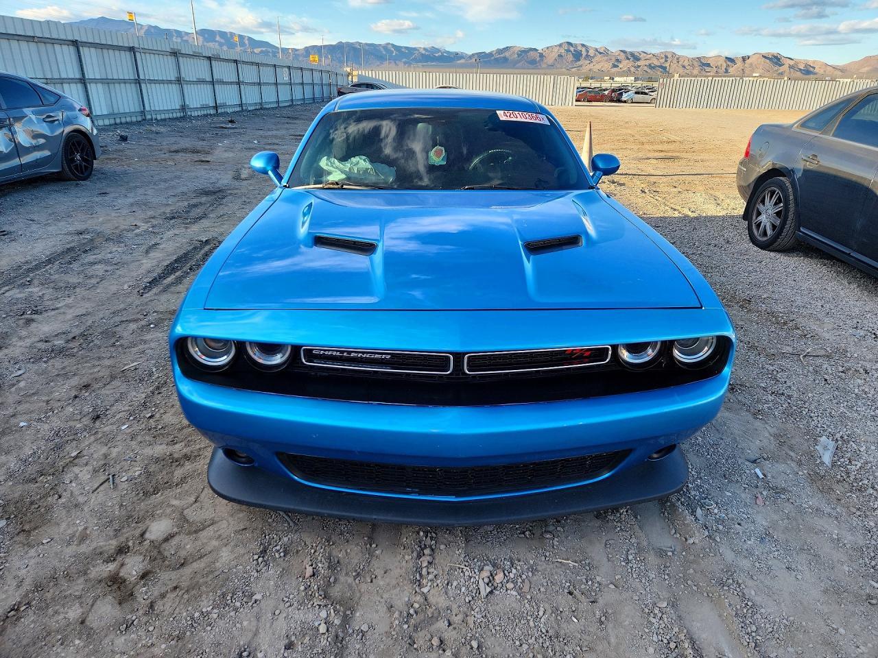 2016 Dodge Challenger R - zdjęcie 5