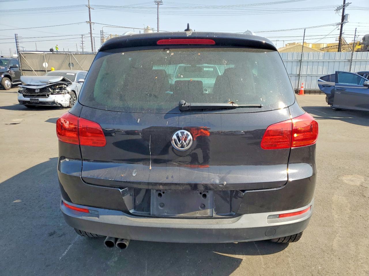 2016 Volkswagen Tiguan S - zdjęcie 6