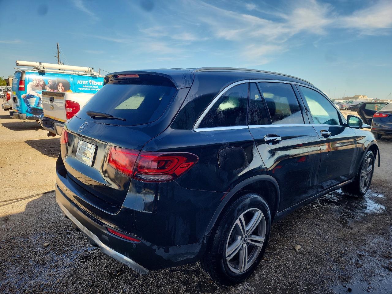 2021 Mercedes-Benz Glc 300 - zdjęcie 3