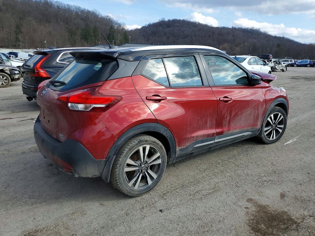 2020 Nissan Kicks Sr - zdjęcie 3