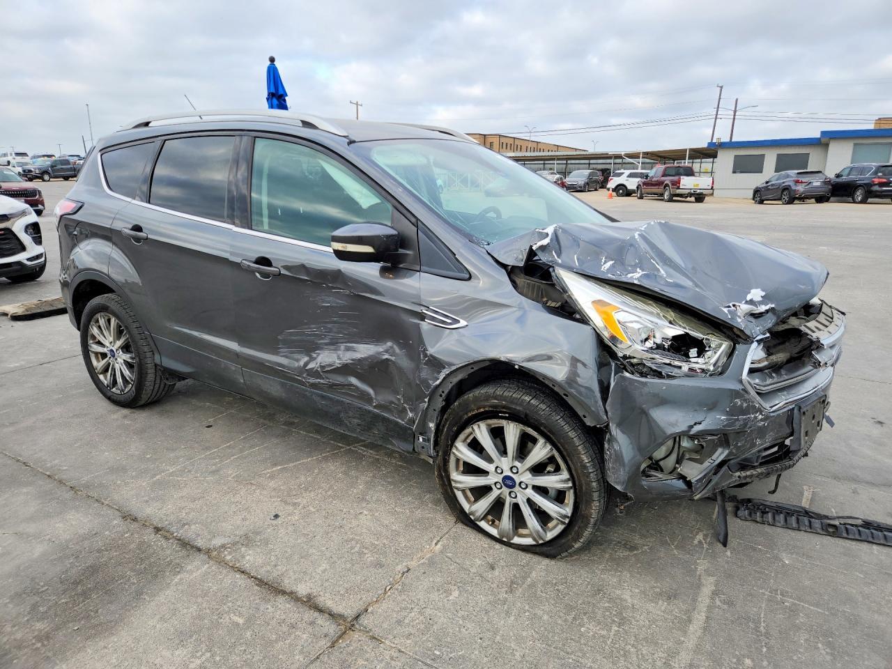 2017 Ford Escape Titanium - zdjęcie 4