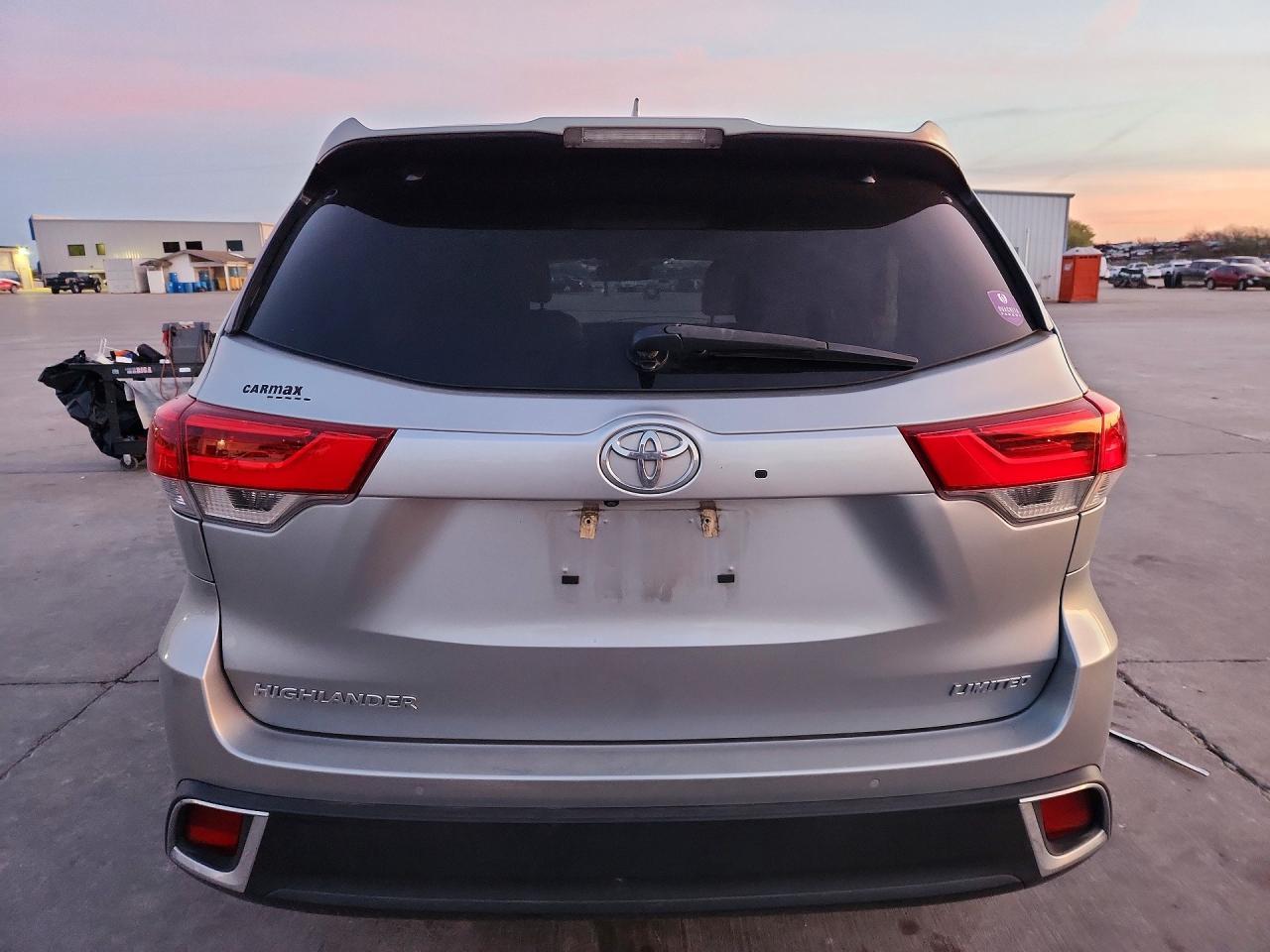 2017 Toyota Highlander Limited - zdjęcie 6