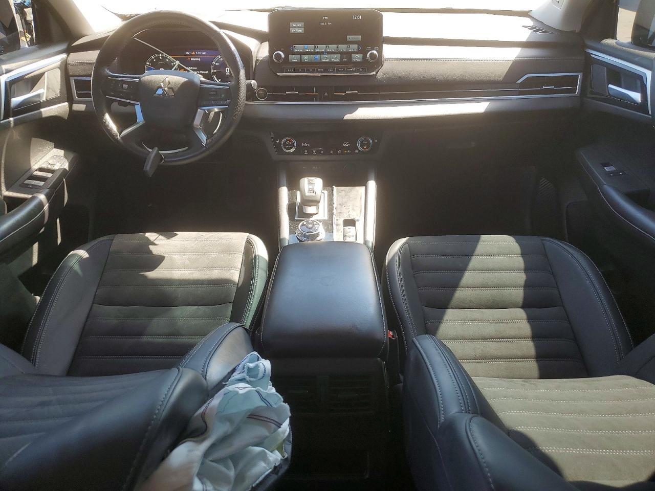 2024 Mitsubishi Outlander Se - zdjęcie 8