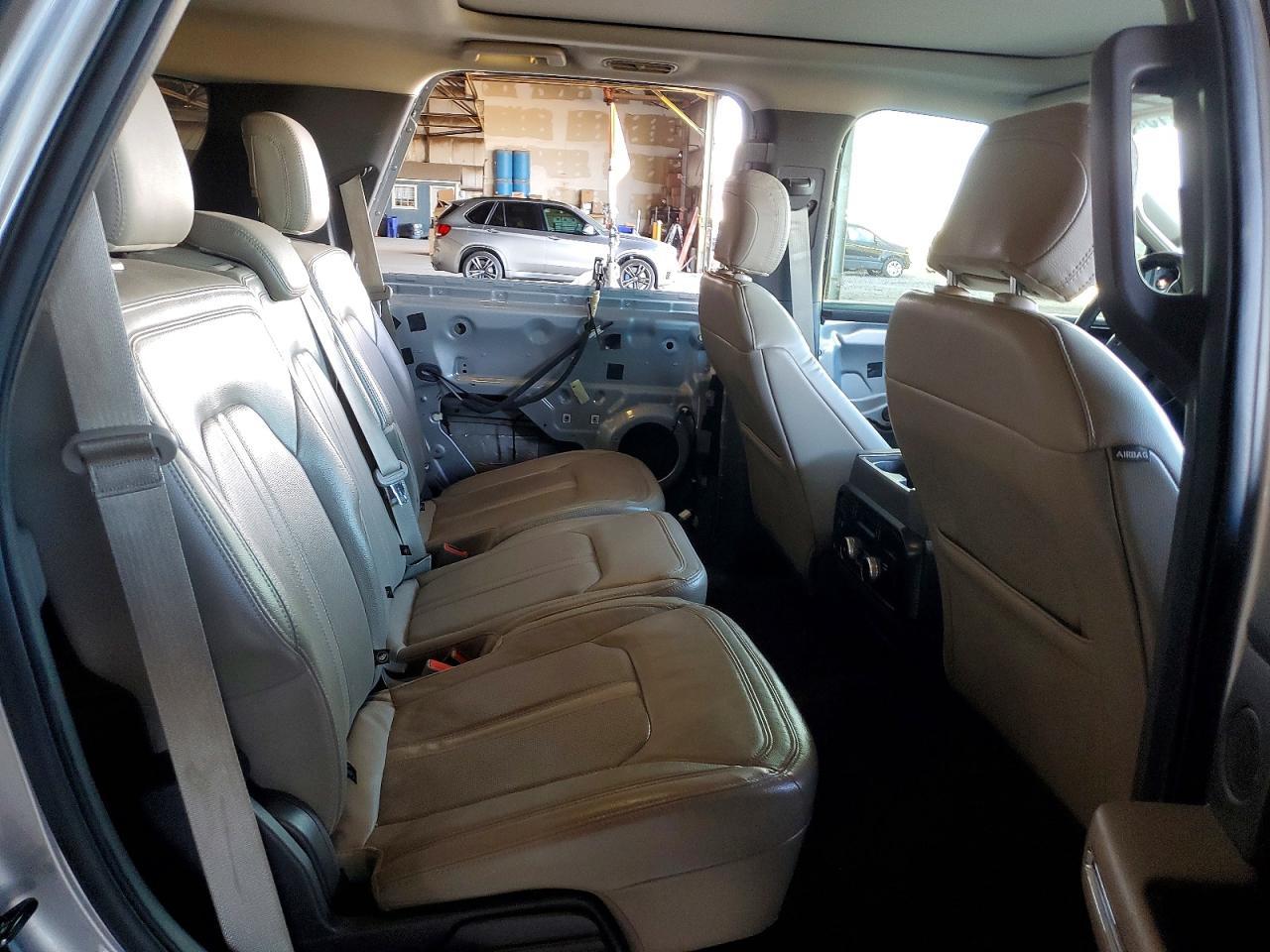 2020 Ford Expedition Limited - zdjęcie 11