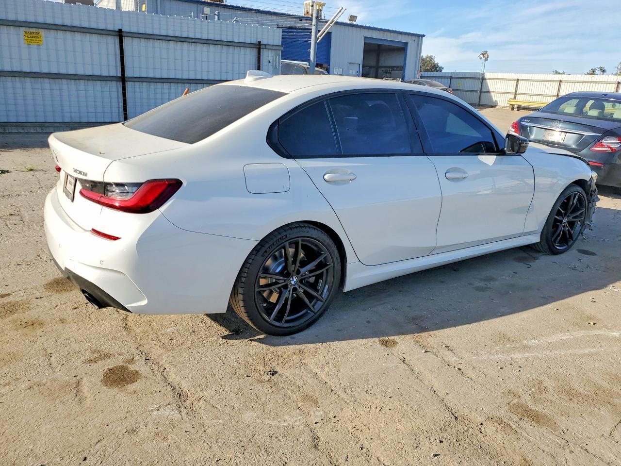 BMW Seria 3 - zdjęcie 3