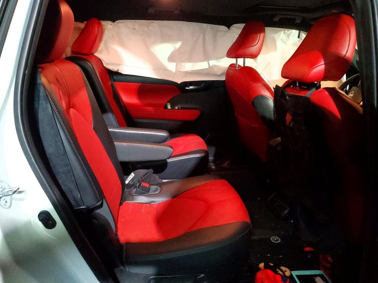 2022 Toyota Highlander Sport - zdjęcie 11