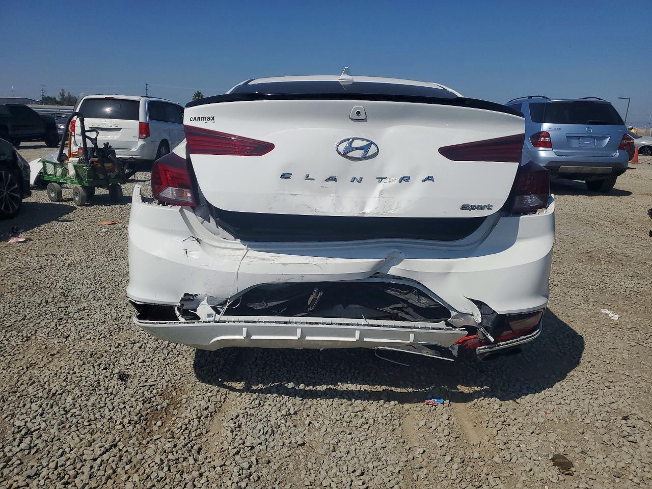 2019 Hyundai Elantra Sport - zdjęcie 6