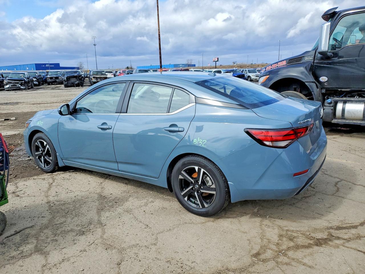 2025 Nissan Sentra Sv - zdjęcie 2