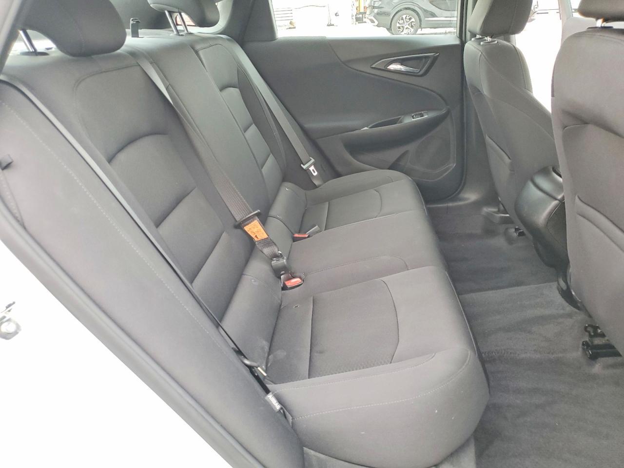 2022 Chevrolet Malibu Ls - zdjęcie 10