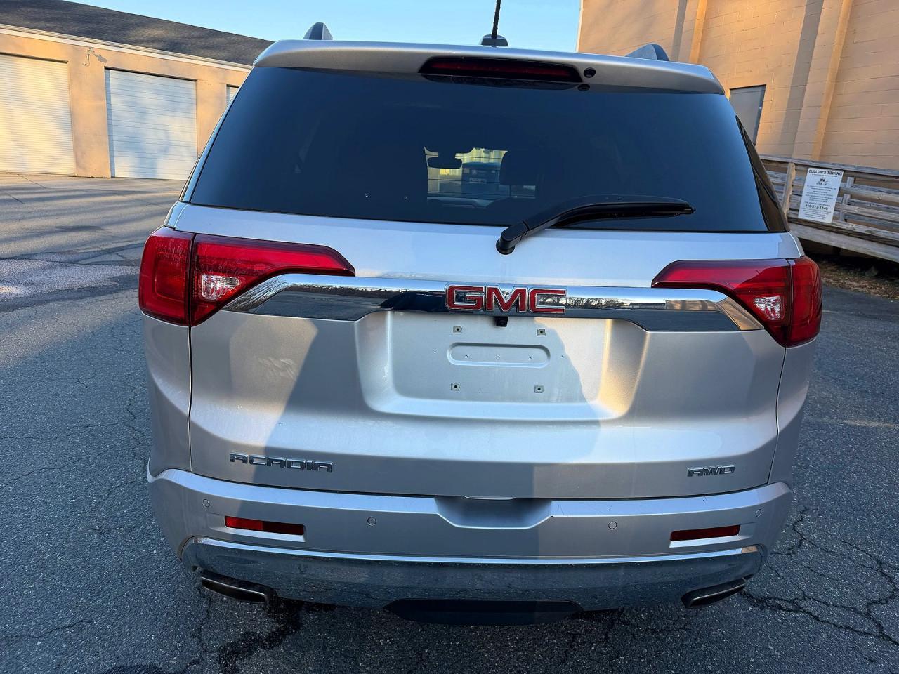 2017 GMC Acadia Denali - zdjęcie 15