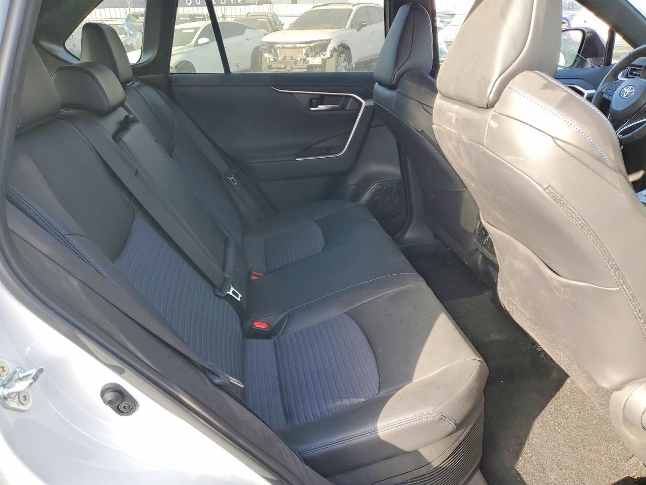 2024 Toyota Rav4 Hybrid Xse - zdjęcie 11