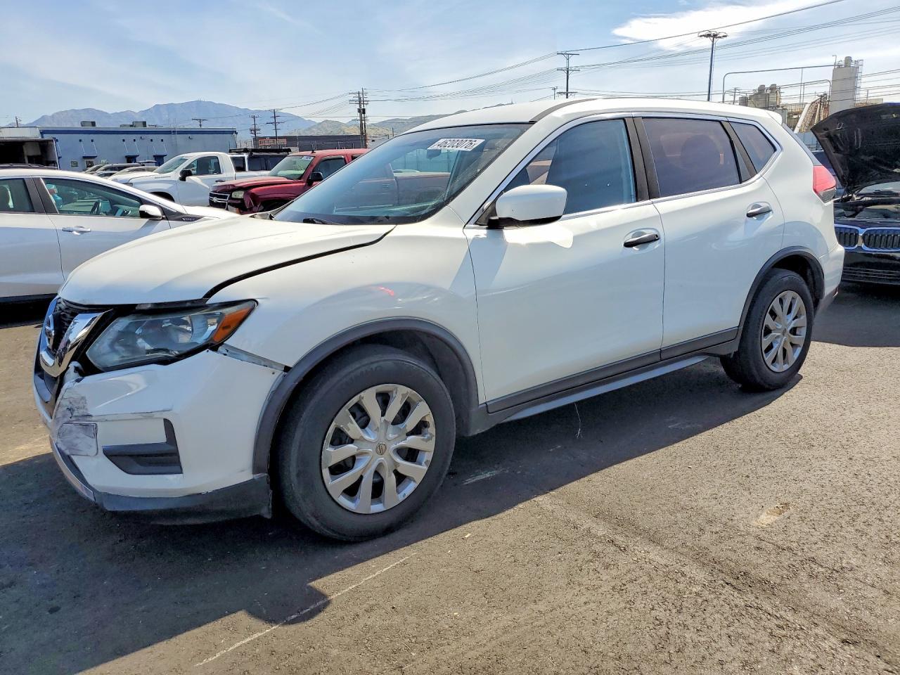 2017 Nissan Rogue S - zdjęcie główne