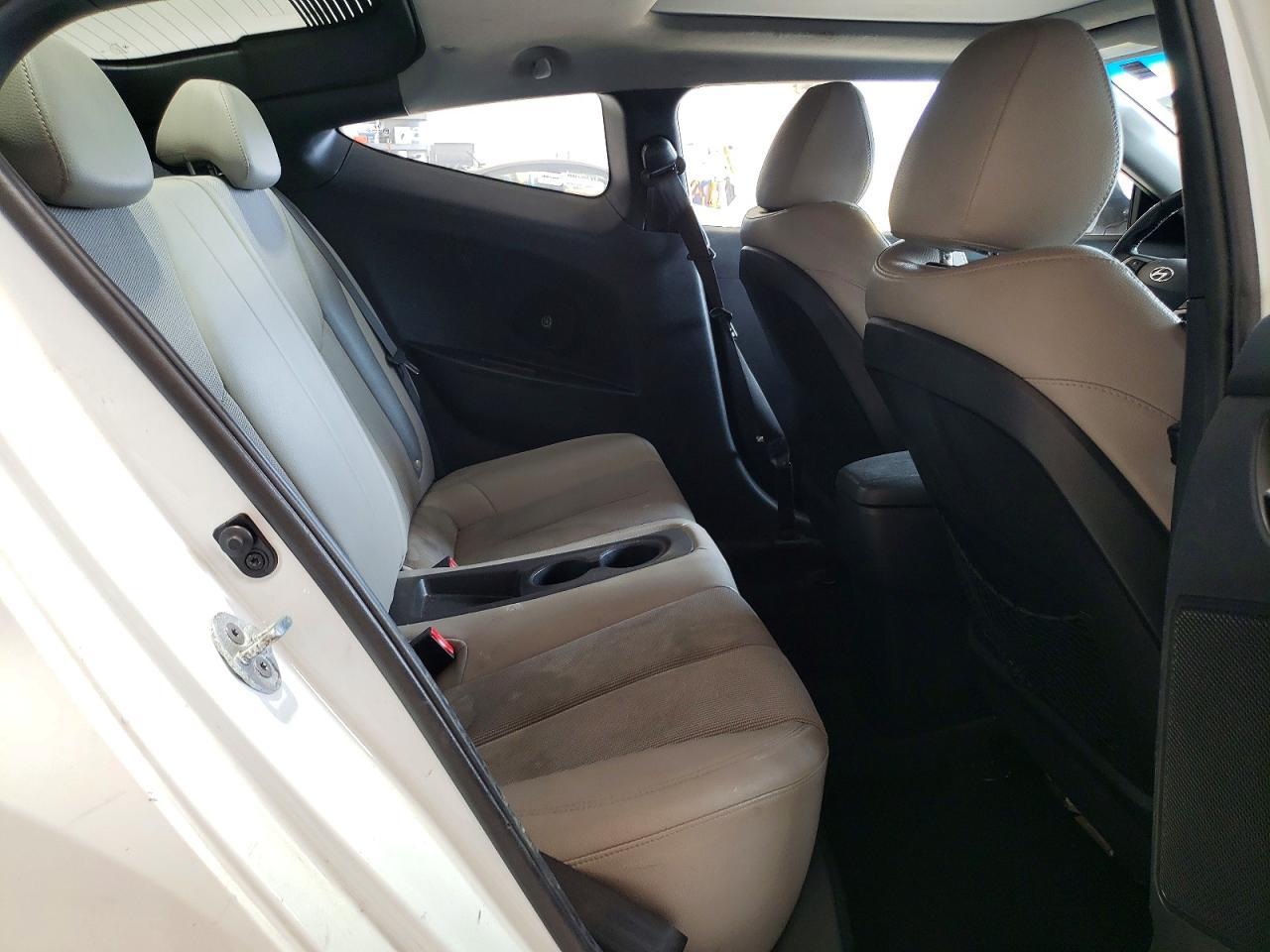 2013 Hyundai Veloster Base - zdjęcie 10