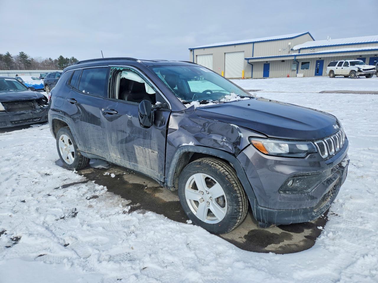 2022 Jeep Compass Latitude - zdjęcie 4