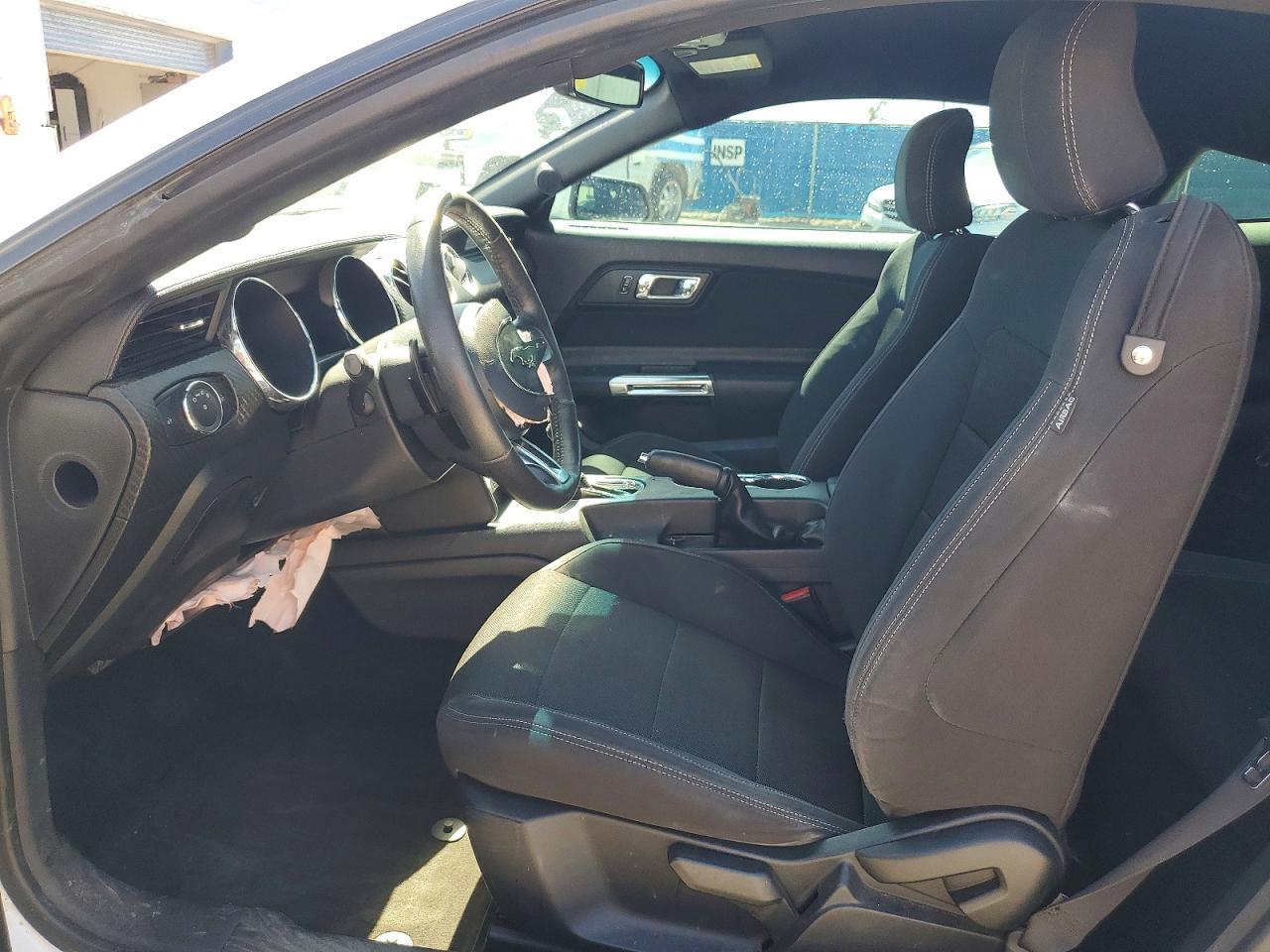 2015 Ford Mustang - zdjęcie 7