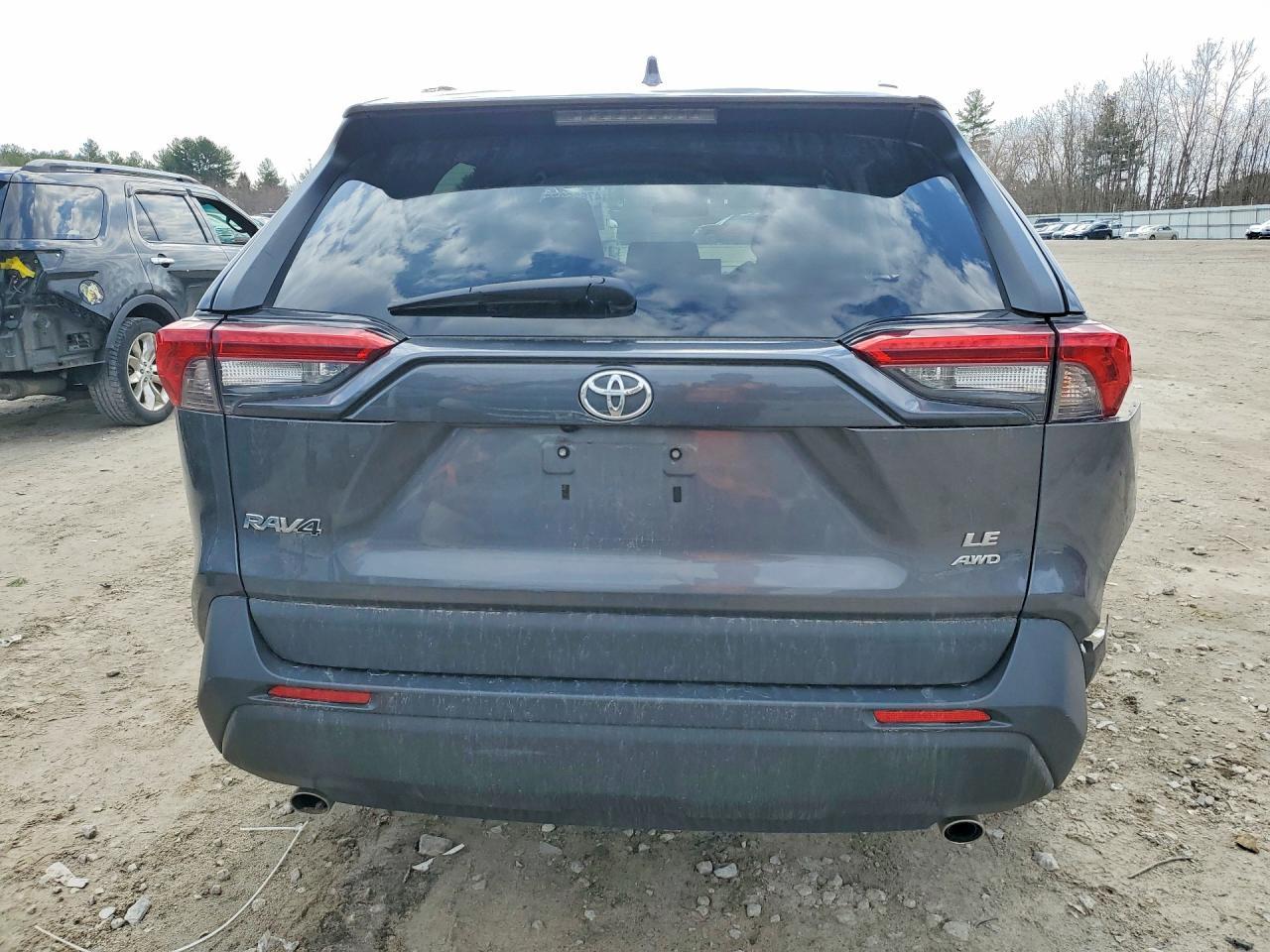 2021 Toyota Rav4 Le - zdjęcie 6