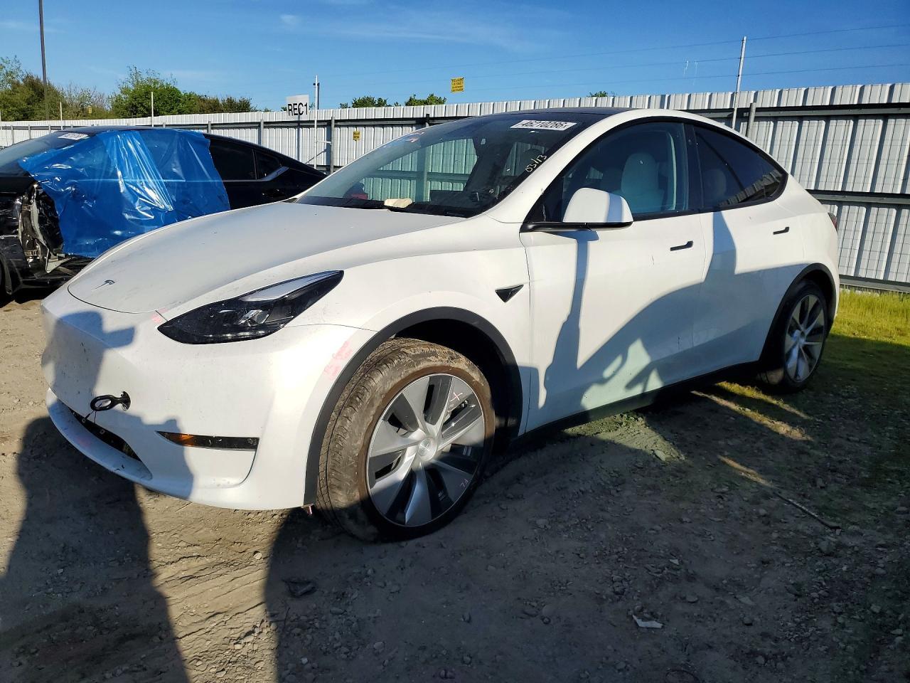 2023 Tesla Model Y - zdjęcie główne