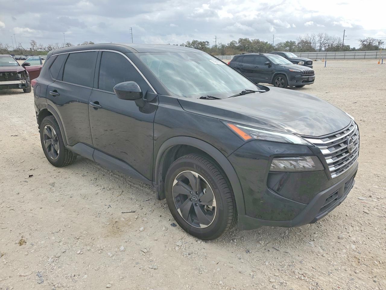 2024 Nissan Rogue Sv - zdjęcie 4