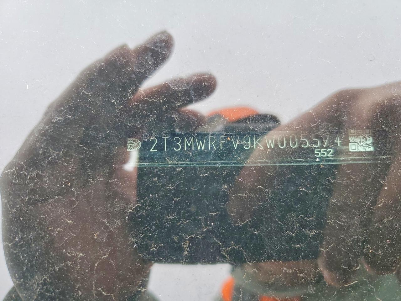 2019 Toyota Rav4 Hybrid Le - zdjęcie 13