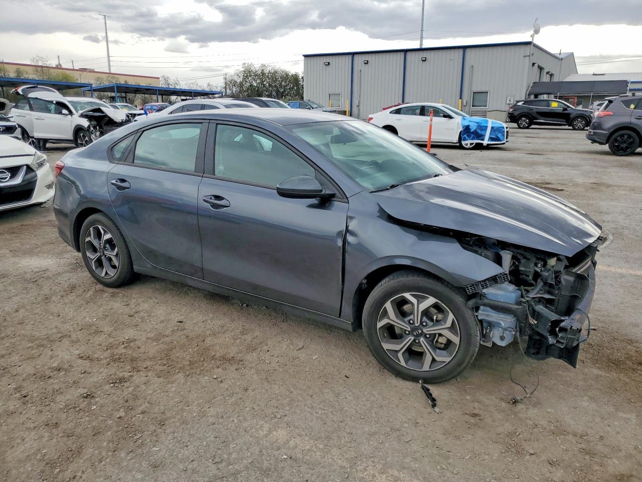 2021 Kia Forte Lxs - zdjęcie 4