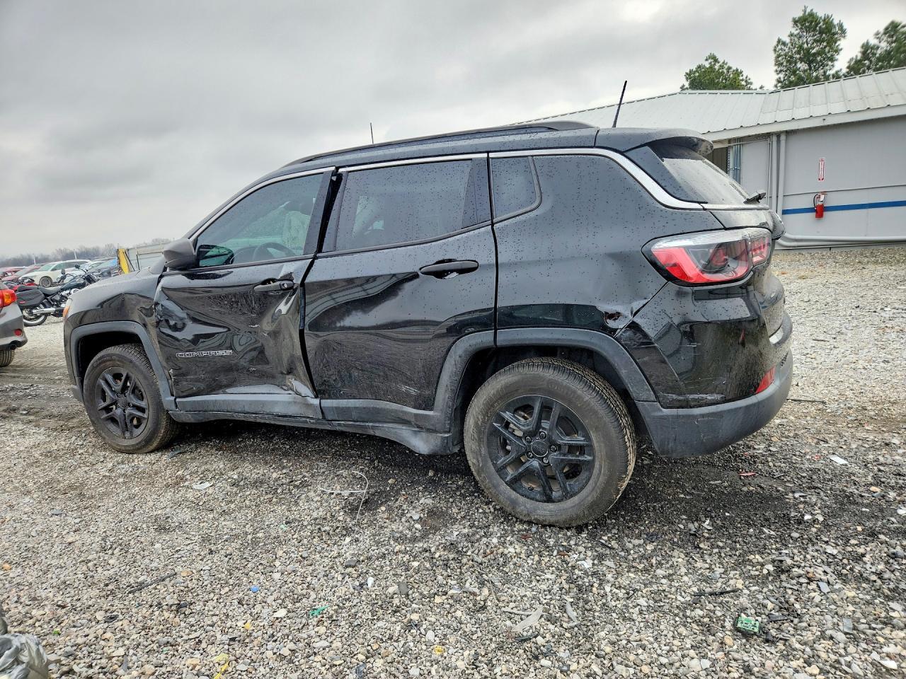 2021 Jeep Compass Sport - zdjęcie 2