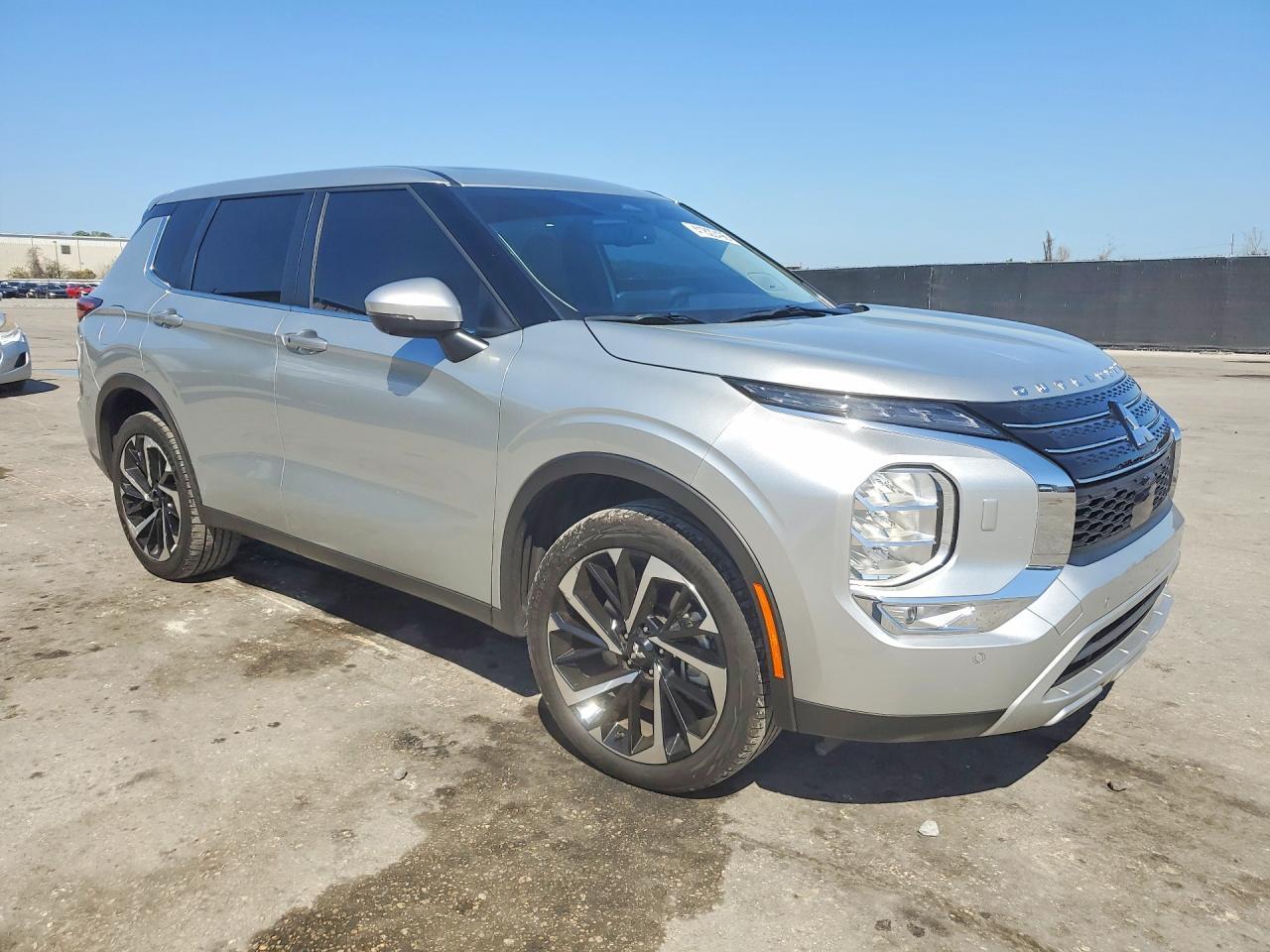 2024 Mitsubishi Outlander Se - zdjęcie 4