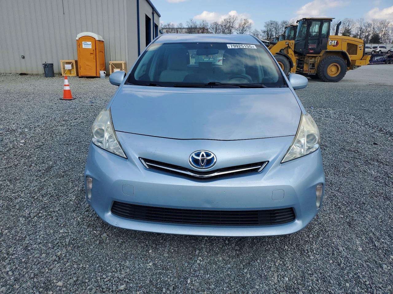 2014 Toyota Prius V Two - zdjęcie 5