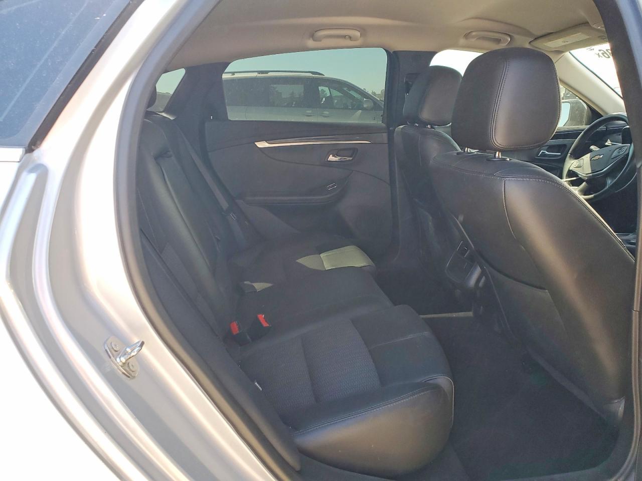 2020 Chevrolet Impala Lt - zdjęcie 10