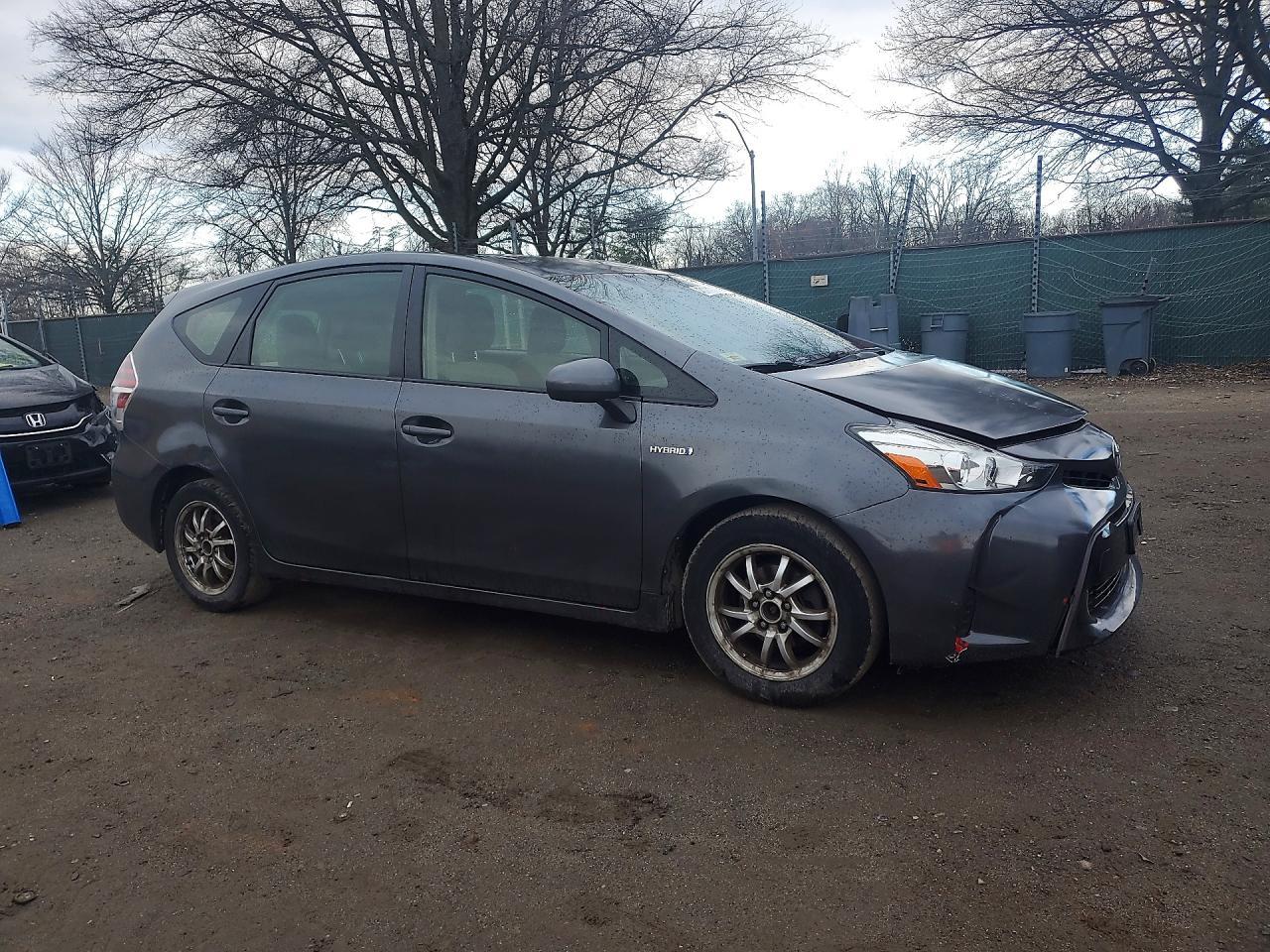 2015 Toyota Prius V Two - zdjęcie 4