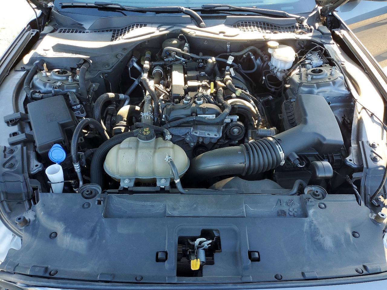 2021 Ford Mustang - zdjęcie 11