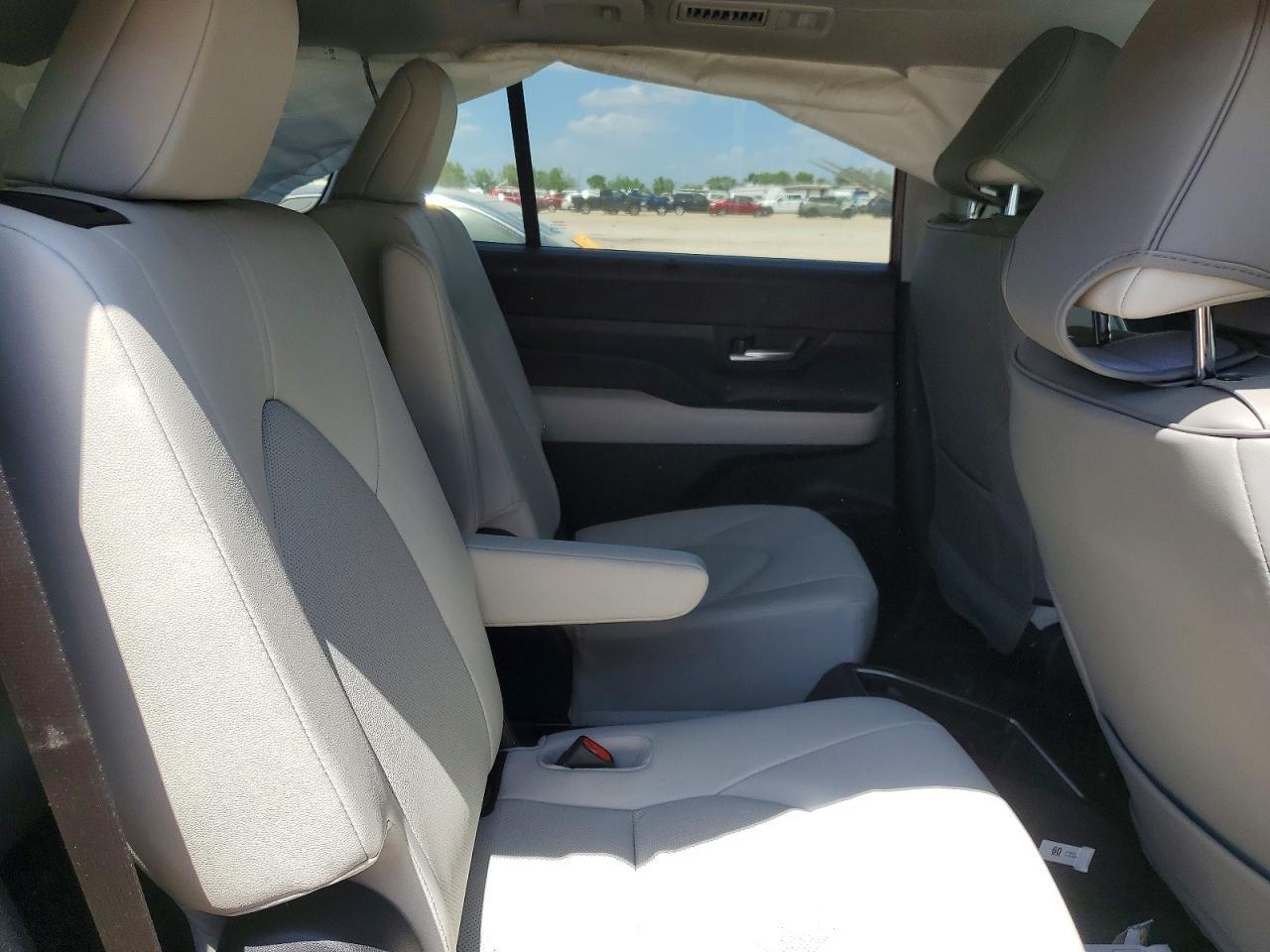 2025 Toyota Grand Highlander Xle - zdjęcie 11