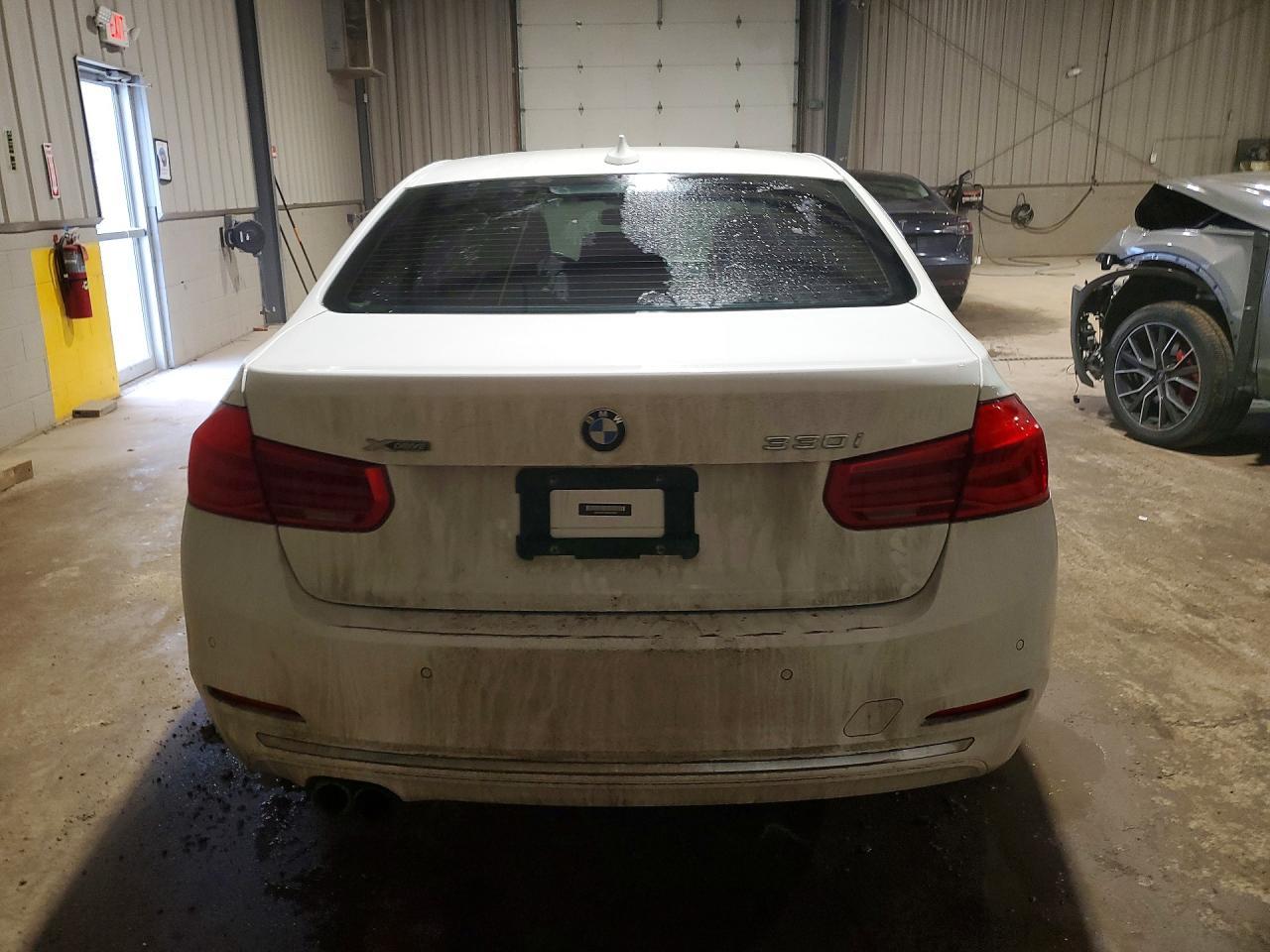 2017 BMW 330 Xi - zdjęcie 6