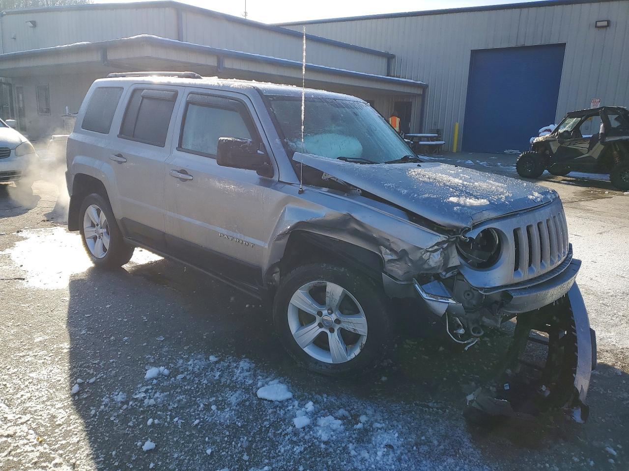 2016 Jeep Patriot Latitude - zdjęcie 4