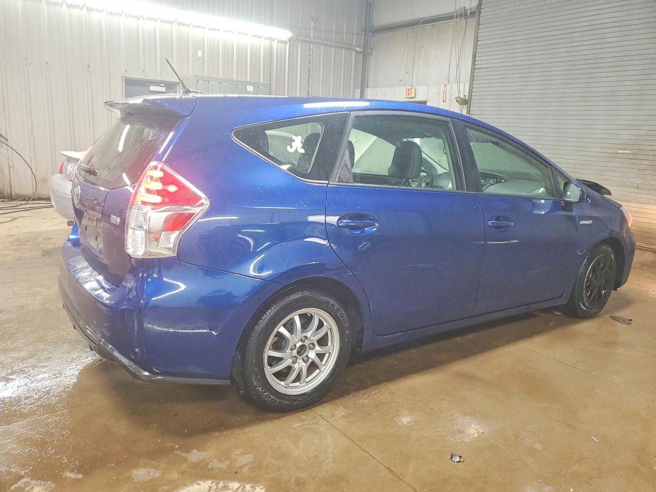 2016 Toyota Prius V Four - zdjęcie 3
