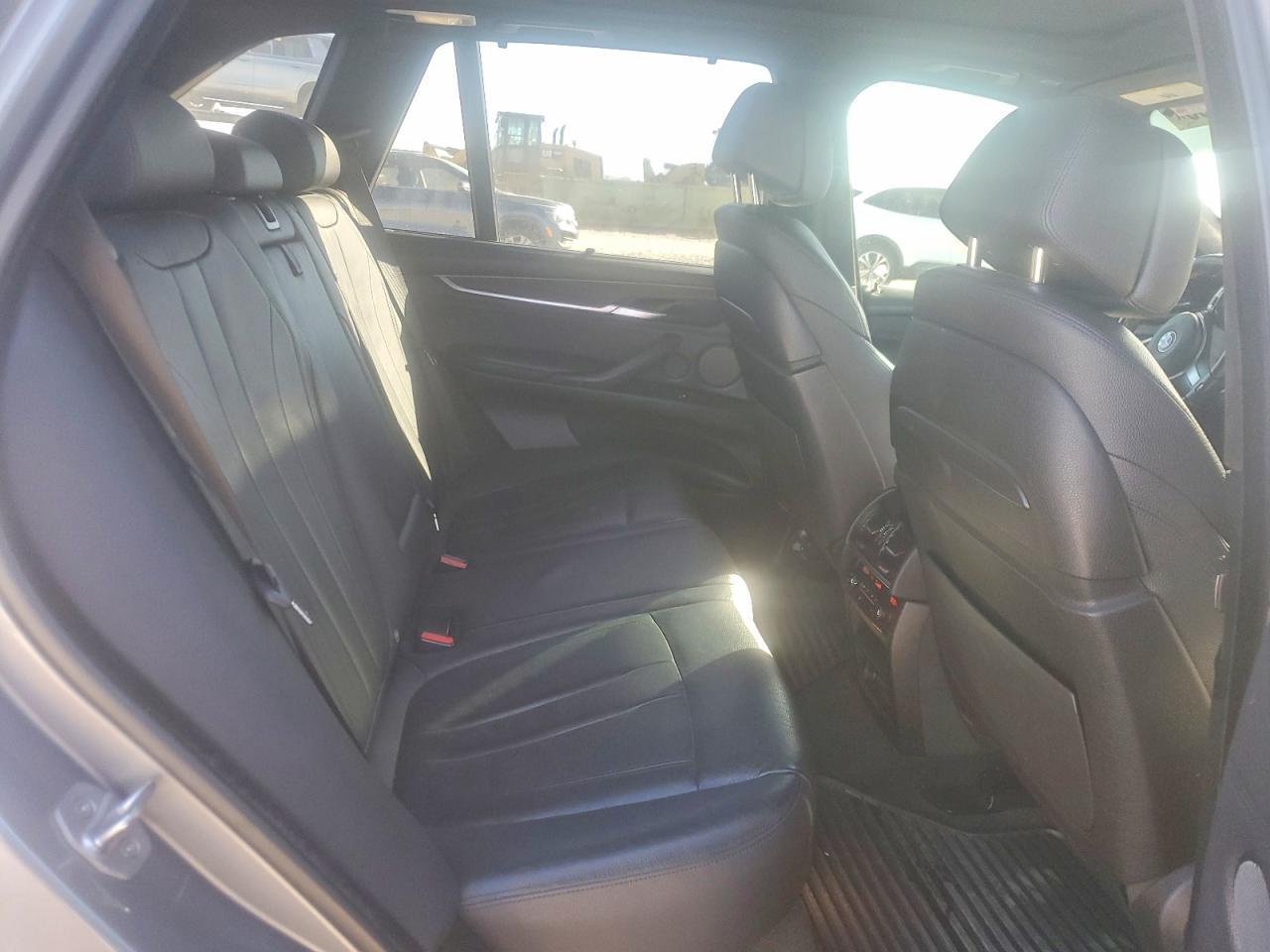 2016 BMW X5 xDrive50I - zdjęcie 11