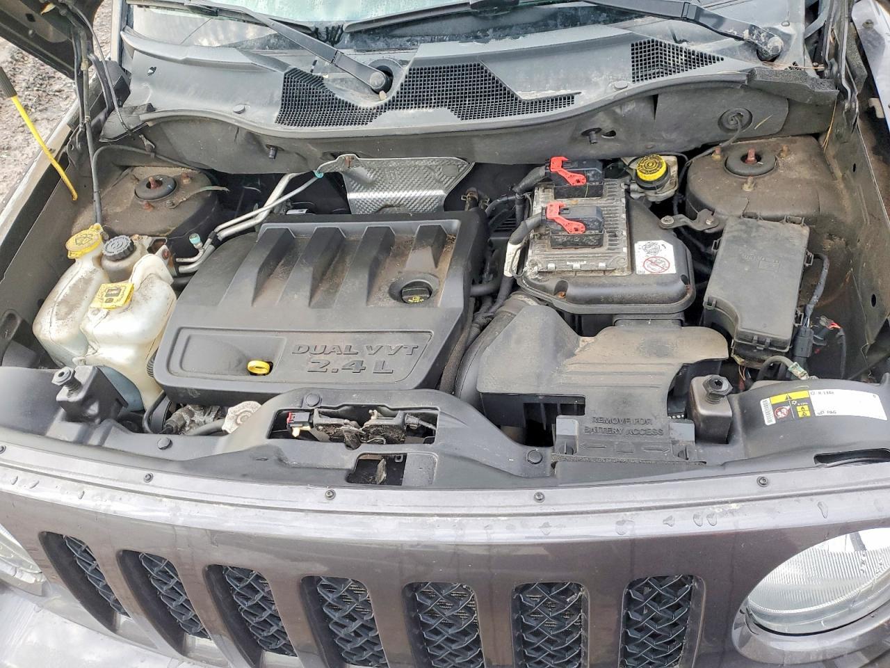 2014 Jeep Patriot Latitude - zdjęcie 12