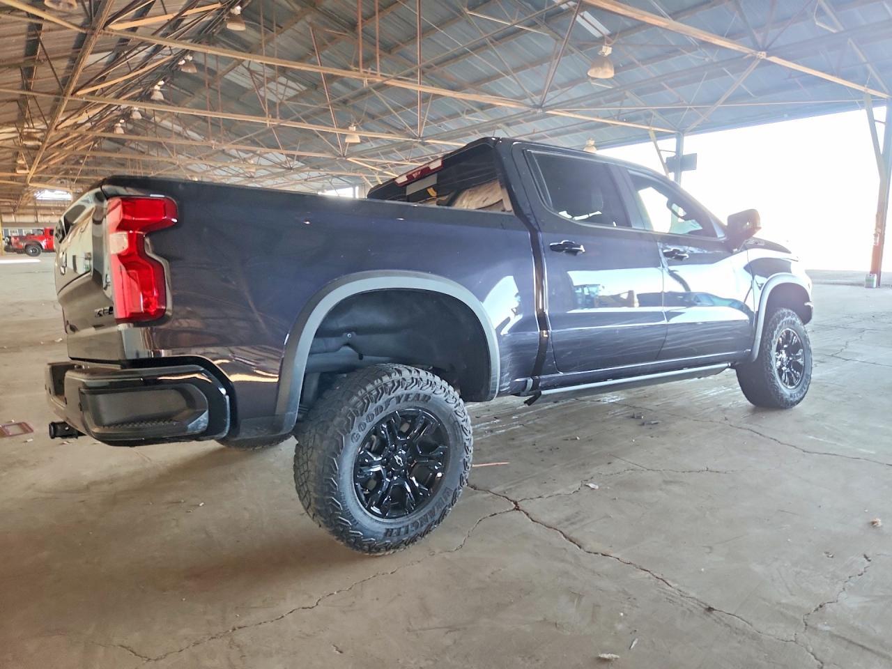 2024 Chevrolet Silverado K1500 Zr2 - zdjęcie 3