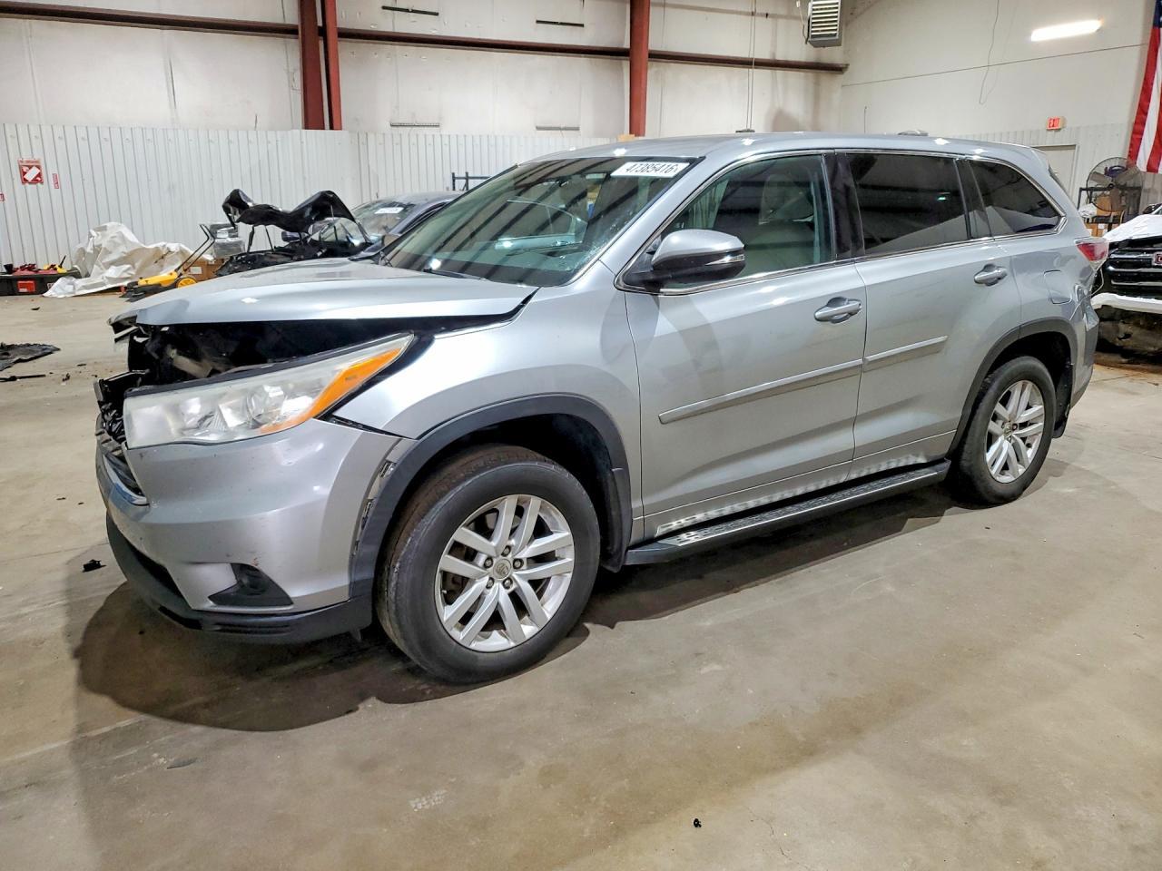 2014 Toyota Highlander Le - zdjęcie główne