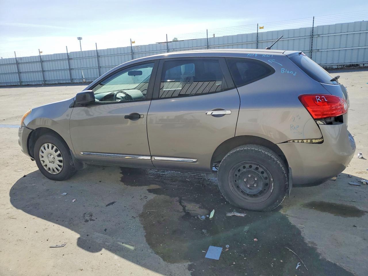 2014 Nissan Rogue Select S - zdjęcie 2